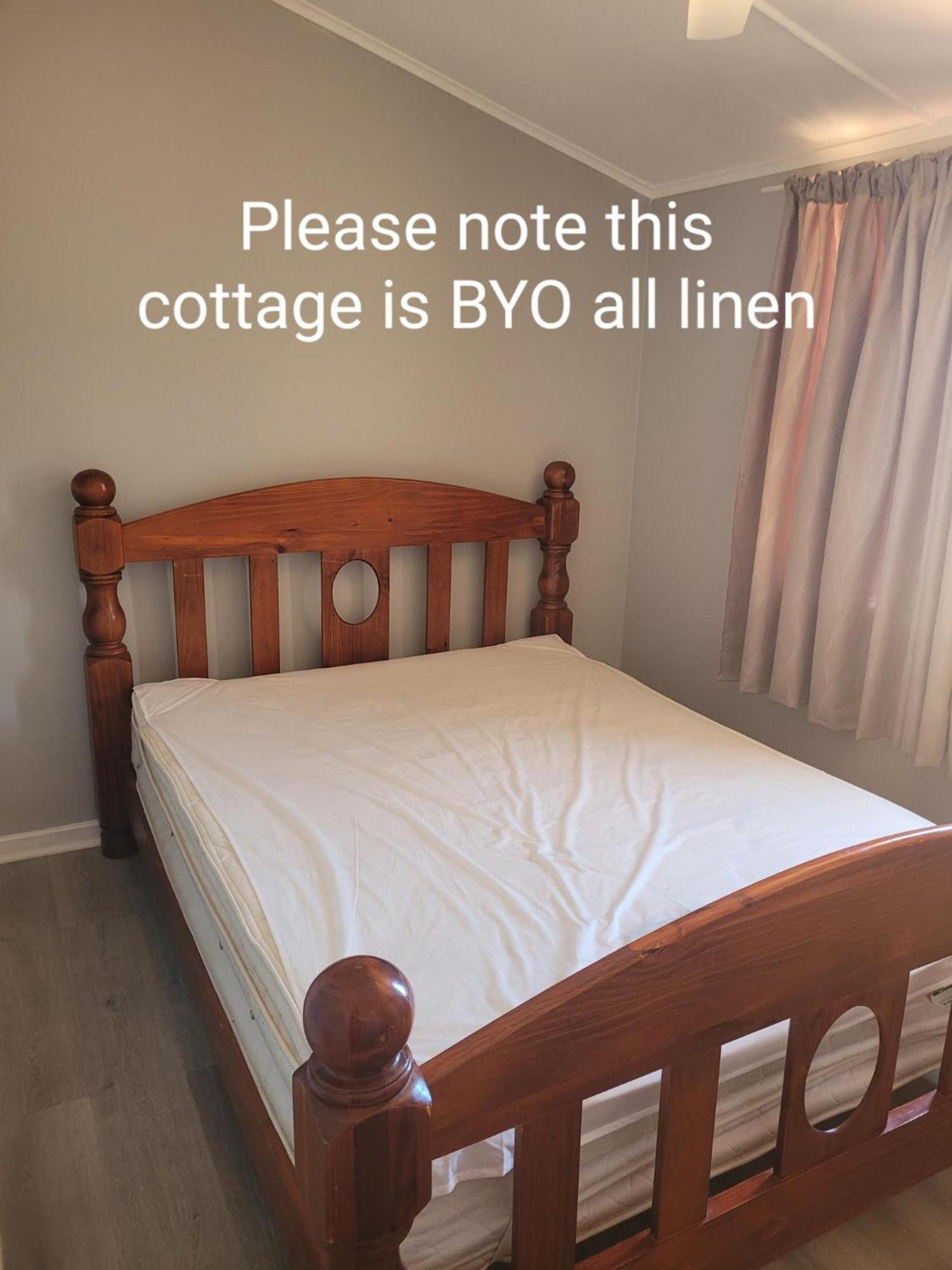 Brockman Cottage Денъм Екстериор снимка